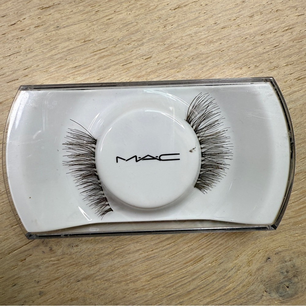 MAC Cosmetics False Eyelashes - A29